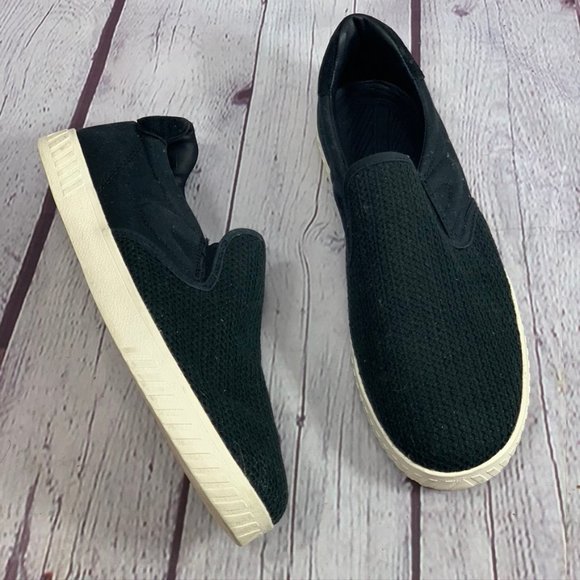 tretorn slip on